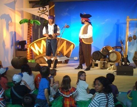 Playhouse Disney devient Disney Junior ! Suivez @leopoldine_ (5 ans) pour une avant première de Jake et les Pirates du Pays Imaginaire !