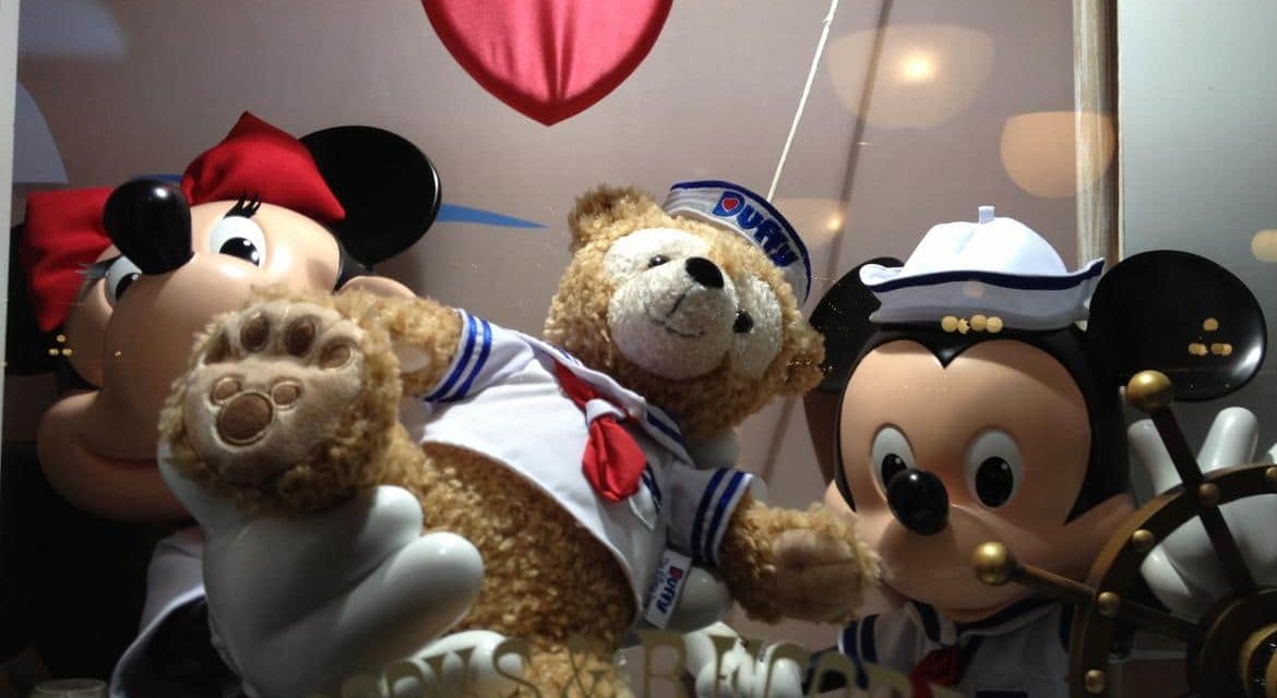 Duffy, the Disney Bear, arrive pour Noël 2011 à Disneyland Paris