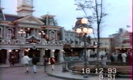 En attendant les 20 ans, première visite à Euro Disney le 18.12.1993. Et vous, vous souvenez vous de votre première fois à Disneyland Paris ?