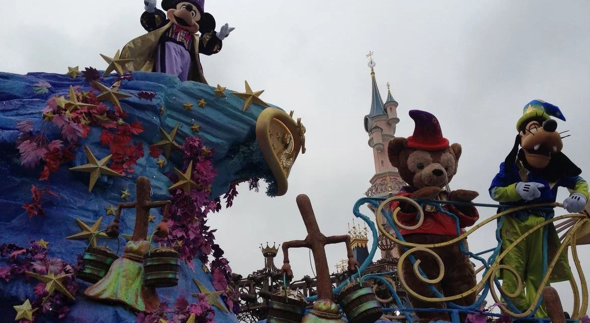 20 ans ! Lancement de la saison du 20ème anniversaire de Disneyland Paris. Tout savoir sur cette célébration.