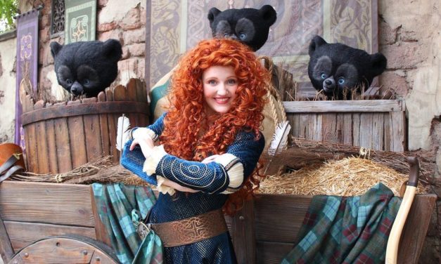 Merida, héroïne du prochain Disney Pixar BRAVE / REBELLE est arrivée au Magic Kingdom.