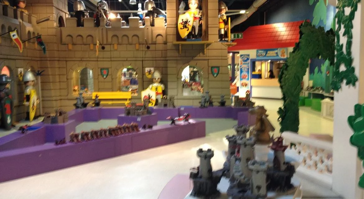 Nous avons testé le Playmobil FunPark de Fresnes près de Paris. Un centre de divertissement dédié aux célèbres figurines et leurs accessoires.