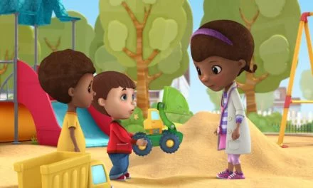 Docteur La Peluche (Doc McStuffins), nouvelle série animée de Disney Junior. Découvrez Dottie et son stéthoscope magique qui lui permet de parler aux jouets !