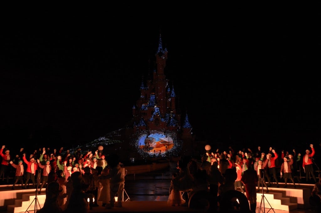 Disneyland Paris - Officiel - Show Noël