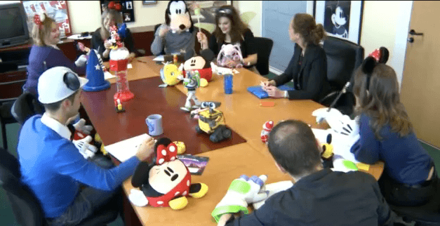 Amélie BOURGEOIS-DAGUES, directrice marketing direct et internet de Disneyland Paris, se met en scène pour les Trophées Marketing Client.