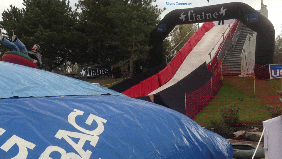 Le Parc Astérix conclut sa saison 2012 avec Tous en Piste, animations autour du sport de glisse.