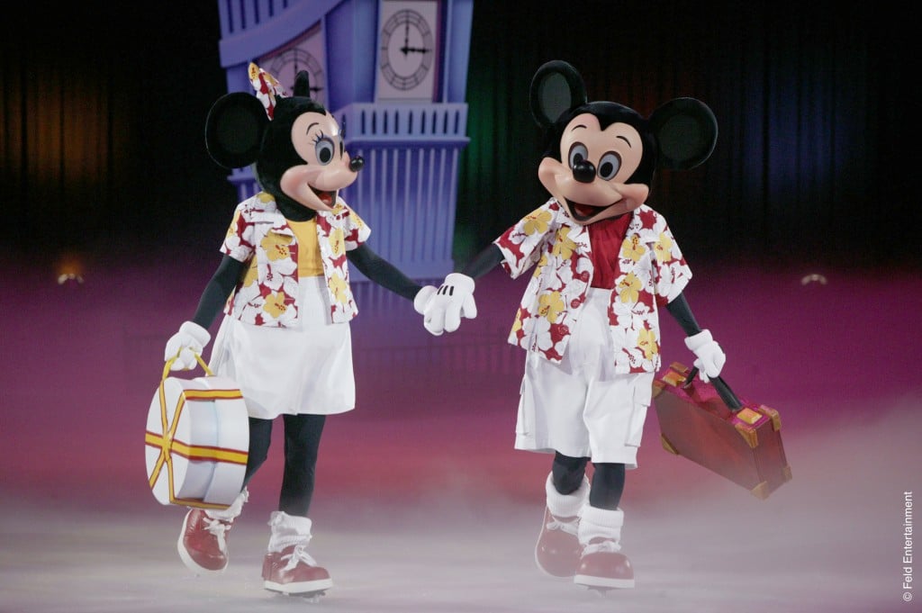 D15_MICKEY-AND-MINNIE-BEGIN-JOURNEY