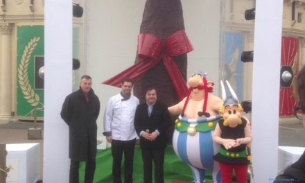 Chronique du lancement officiel de la saison 2013 du Parc Astérix sous le signe des fêtes de Pâques.