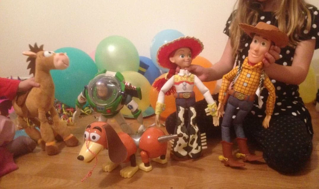 Un anniversaire sur le thème de Toy Story et des réseaux sociaux pour Léopoldine, Aliénor et Isis.