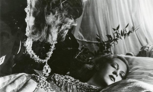 SNC, SND et la Cinémathèque française annoncent le retour du grand classique La Belle et la Bête de Jean Cocteau en version restaurée.