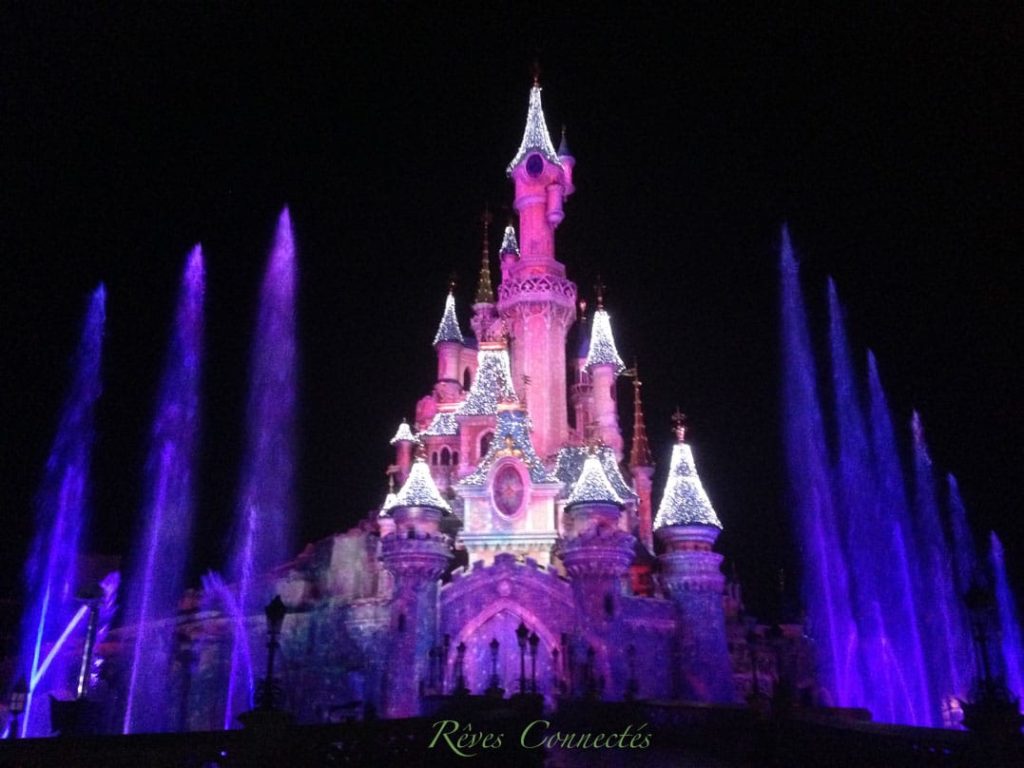 Chronique d'une belle journée en famille pour célébrer Noël à Disneyland Paris et l'arrivée d'Elsa, Anna et Olaf du film "FROZEN - La Reine des Neiges". 14