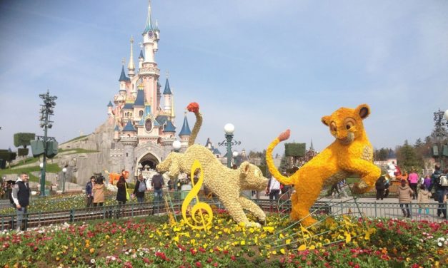 Petite balade printanière à Disneyland Paris en attendant « Swing into Spring ». Rencontre avec les concepteurs de cette nouvelle saison.