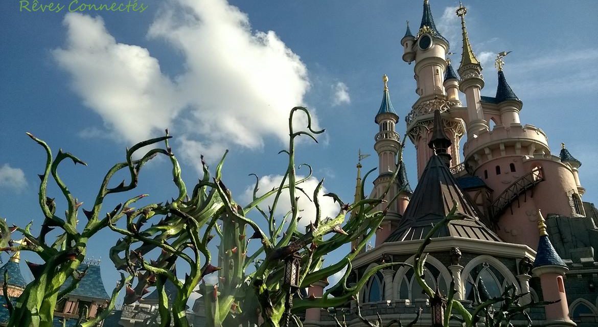 Halloween 2014 à Disneyland Paris. Peu de nouveautés cette année, sur fond d’un nouveau plan de sauvetage d’EuroDisney SCA. Notre avis.