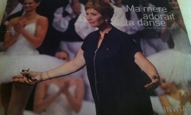 Sur France 3 le 8/11 à  23h10:  Ma mère adorait la danse… et moi j’aimais ma mère : le parcours de Brigitte LEFEVRE, directrice de la danse de l’Opéra de Paris de 1995 à 2014.