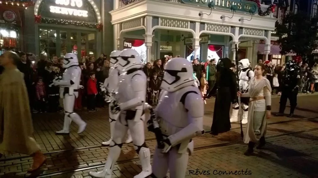 Star Wars Le Reveil de la Force - La parade Disneyland Paris Star Wars Night